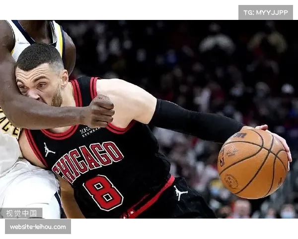 公牛主场为拉文献上专属视频，八年贡献获认可