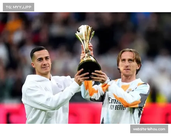 积分榜争冠数据:巴萨皇马1分差距下的剩余赛程难度分析