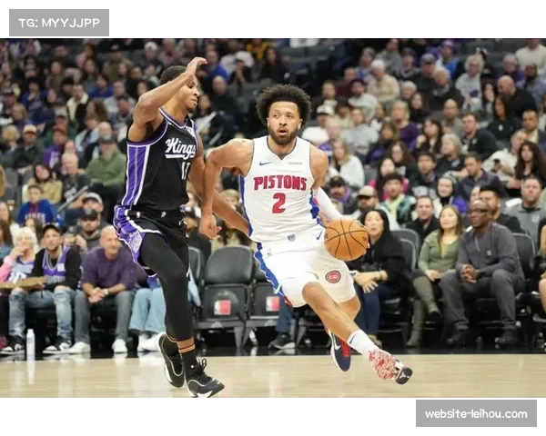 活塞当家坎宁安背部痉挛伤情 两周后将接受重新评估